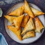 рецепты с баклажанами: мини-пирожки из теста фило с фаршем