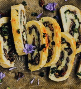 Картофельный рулет с грибами