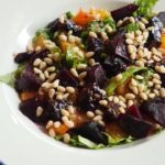 салат с печеной свеклой и мандаринами