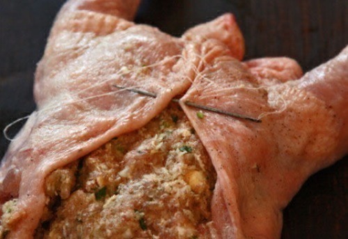 Фаршированная курица без костей
