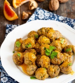 Мясные фрикадельки в апельсиновом соусе
