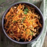 Морковный салат с горчицей и орехами