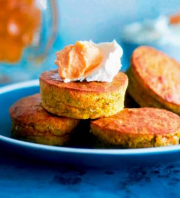 Маффины с горошком и копченой рыбой под пиво