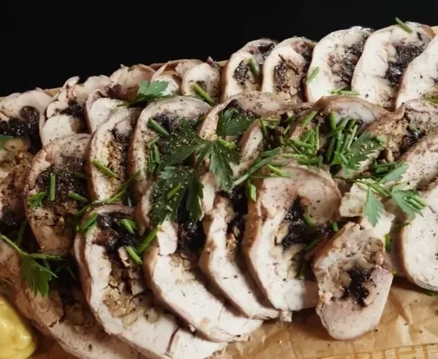 куриный рулет с черносливом