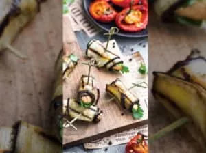 Инвольтини из баклажанов с пряным томатно-перечным кремом