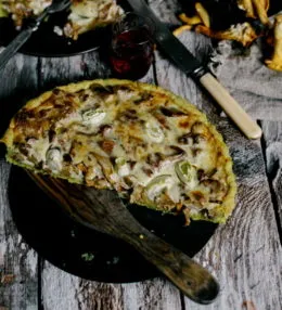 Пирог с лисичками и цукини