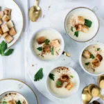 Суп-пюре из яблок и сельдерея с коричными крутонами