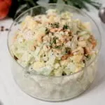 Салат с курицей и ананасами