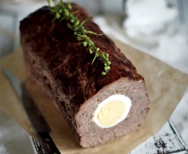 Мясной рулет с яйцом 