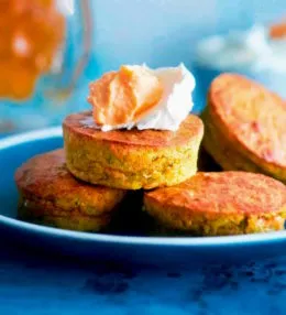Маффины с горошком и копченой рыбой под пиво