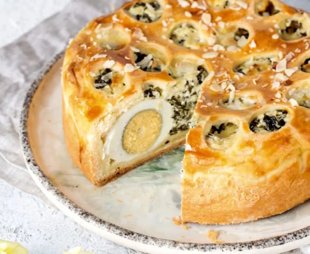 Пирог со шпинатом и яйцами