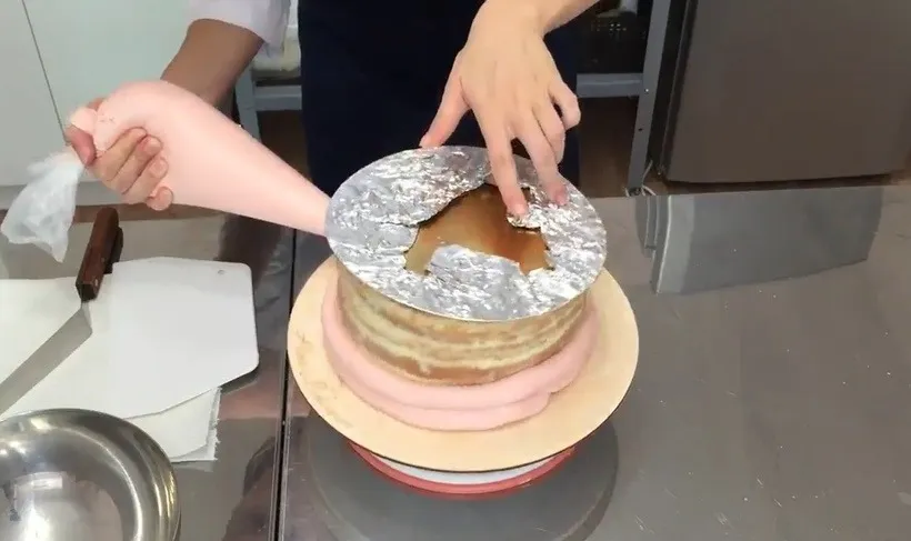 Торт с клубникой и белым шоколадом рецепт с фото