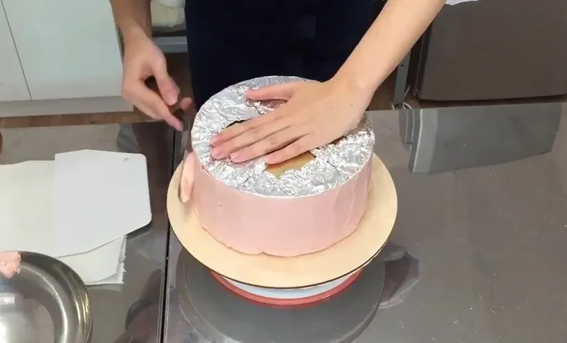 Strawberry White Chocolate Cake 2