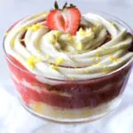 Клубничный трайфл