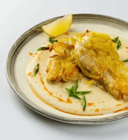 Белая рыба в панировке из картофельной соломки