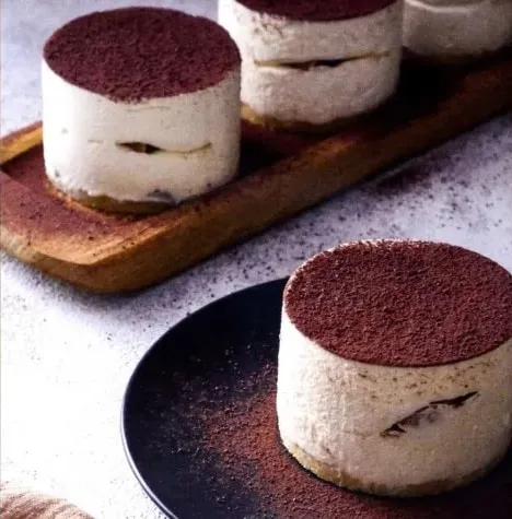 Tiramisu Cakes